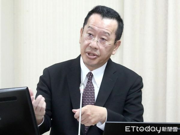 顧立雄新上任採「減法」思維：不踢正步  取消傳統刺槍術與官兵