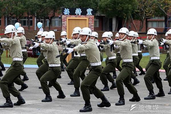 張曜麟／參考美軍課程  將刺槍術改為「槍械格鬥」 國防部強調