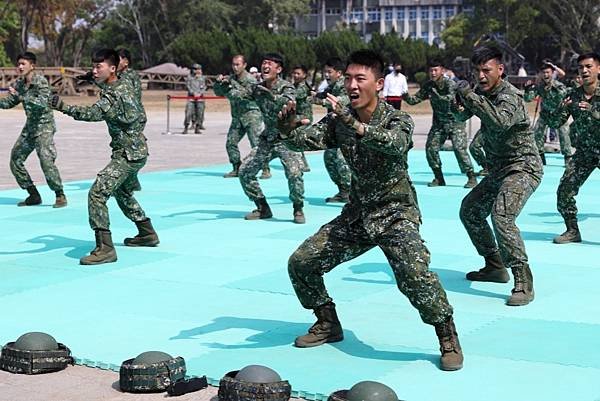 《吳崑玉：國軍後備部隊所為何事～從《華郵》的質問談起》《 「