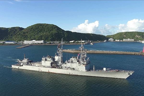 《經濟學人》專訪海軍司令唐華：北京用「巨蟒戰略」壓迫台灣  