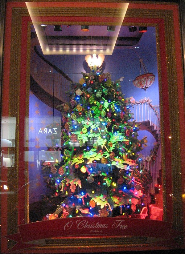 Christmas windows 013.jpg