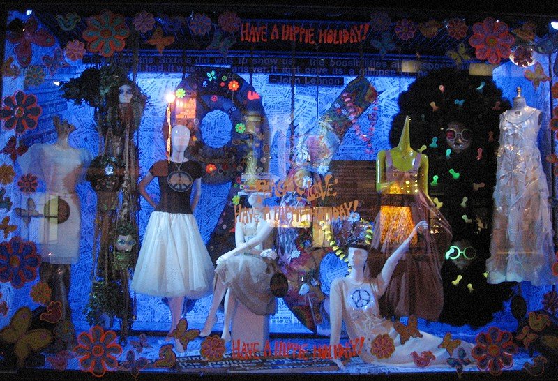 Christmas windows 017.jpg