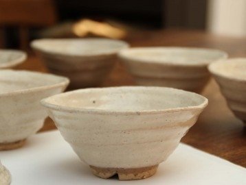 3825_hagiyaki_kohiki_hirachawan1_16_03_8-358x270.jpg