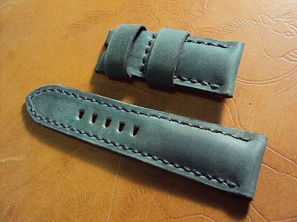 Custom76637, 24x22mm, 65x110mm, thick 5.0mm taper to 3.0mm, grayish blue padded crazy horse strap, dark gray stitch. 01  