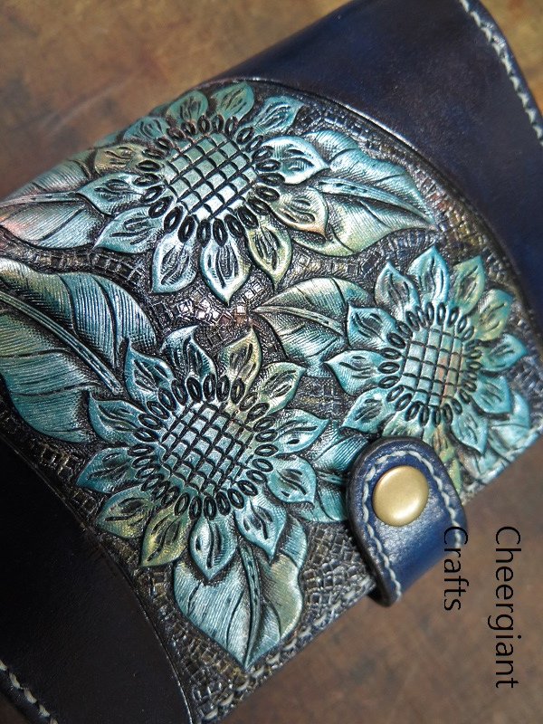 A7 Personal Organisers, Sunflower hand carved leather crafts. A7 手工皮雕萬用手冊太陽花圖案 藍色系銀藍色加金古銅 02