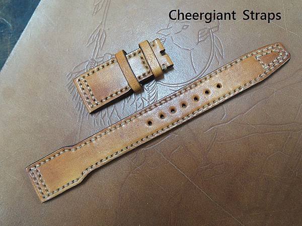 IWC Big Pilot honey brown vintage cowskin strap, 22x18mm, 55x160mm, thick 4.0mm taper to 2.7mm, cream stitching. 02