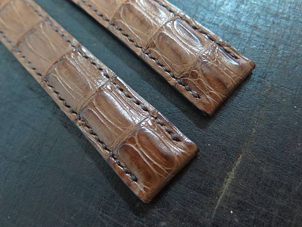 PIAGET brown croco strap, 20x18mm, 78x110mm, thick 4.5mm taper to 1.3mm,match stitching. 05.JPG