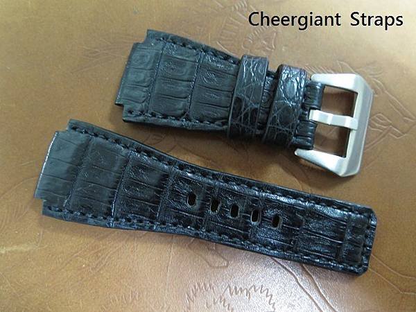 BR-01 black crocodile strap, 24x24mm, 70x115mm, thick 4.5mm taper to 3.8mm,black stitch. 03.JPG