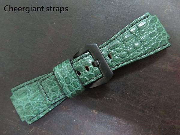 BR-01 green crocodile strap, 24x24mm, 70x115mm, thick 4.5mm taper to 3.8mm,black stitch. 02.JPG