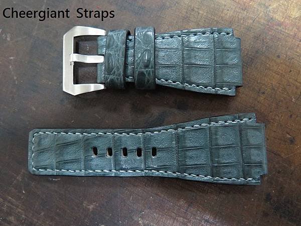 BR-01 gray crocodile strap, 24x24mm, 70x115mm, thick 4.5mm taper to 3.8mm,black stitch. 03.JPG