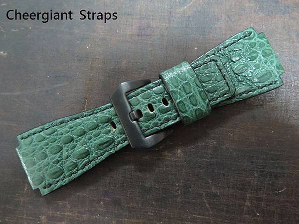 BR-01 green crocodile strap, 24x24mm, 70x115mm, thick 4.5mm taper to 3.8mm,black stitch. 01.JPG