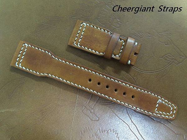 IWC Top Gun honey brown vintage leather strap,22x18mm,55x135mm,thick 4.0mm taper to 2.5mm,cream stitch.02.JPG