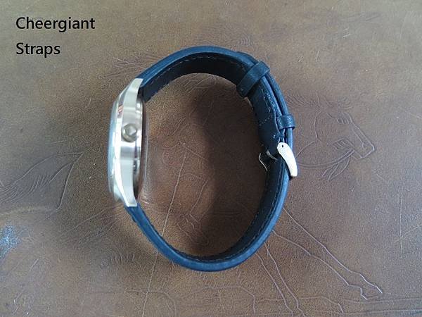 Emporio Armani Extra long black leather strap, 22x18mm, 95x145mm,thick 3.8mm taper to 3.0mm.05.JPG