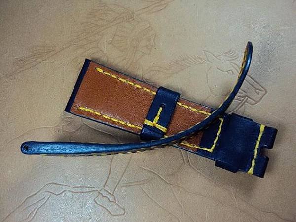 Custom A2056,  deployant strap, 26x22mm, 95x115mm, thick 4.5mm taper to 1.8mm, dark blue cowskin strap, yellow stitch, calf lining.  NO 09325.JPG