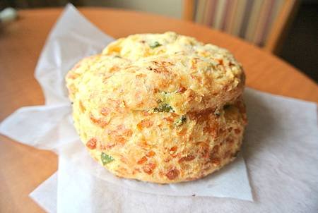 Tillamook cheese biscuit-1