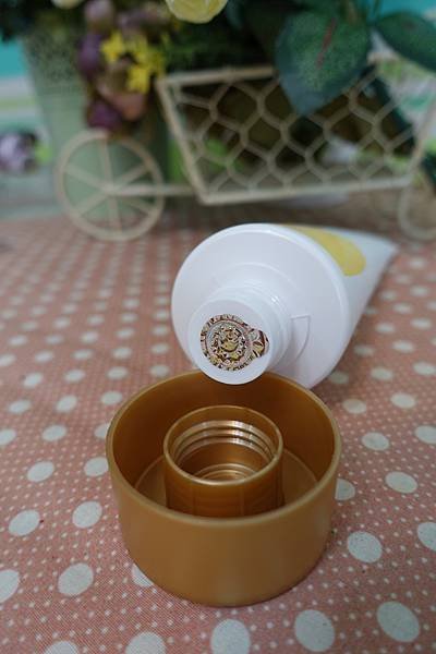蜂王漿賦活身體滋養霜3.JPG