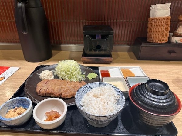 【日本東京】淺草寺雷門 和服租借體驗／含攝影及彩妝服務／波蘿