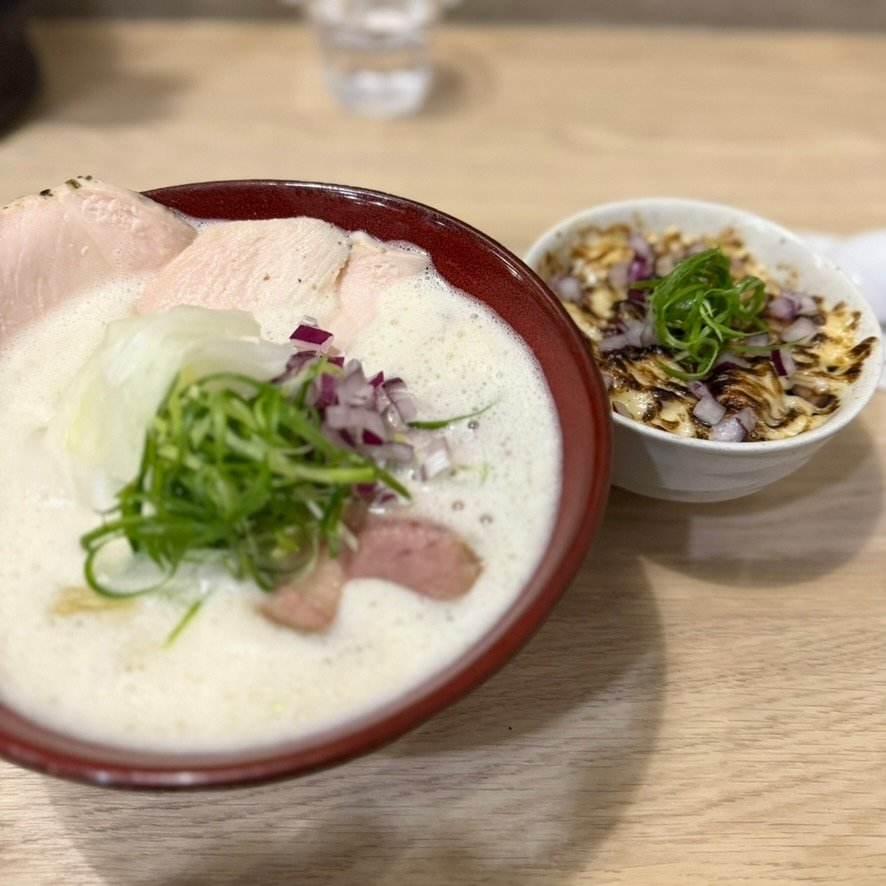 新竹食記day13 傳說上的鳥（伝説上の鳥）雞白湯拉麵