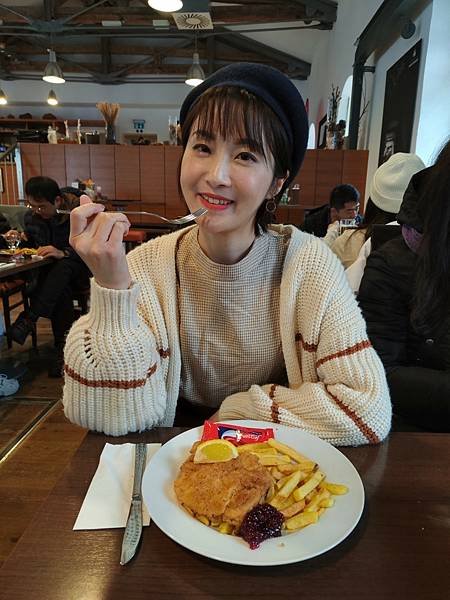 LINE_ALBUM_202341-410奧捷10天我下載_230411_274.jpg