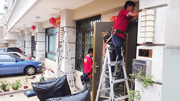 沙鹿住家監視器安裝工程,台中監視器設備,台中監視器價格,彰化監視器安裝,彰化監視器廠商,南投監視器價格,南投監視器店,AHD 1080P 200萬畫素陣列式中型管狀紅外線彩色攝影機