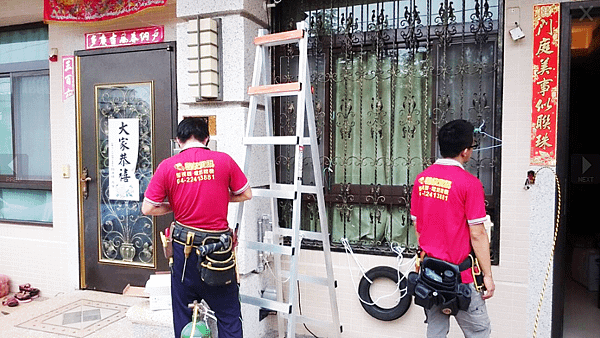 沙鹿住家監視器安裝工程,台中監視器維護,台中監視器廠商,彰化監視系統促銷,彰化監視器價格,南投監視器廠商,南投監視器專賣店,AHD 1080P 200萬畫素陣列式中型管狀紅外線彩色攝影機