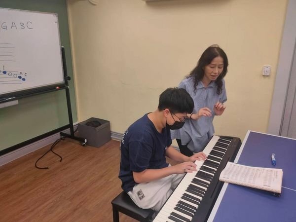 113-1 高中部-音樂賞析課程：個別鋼琴教授