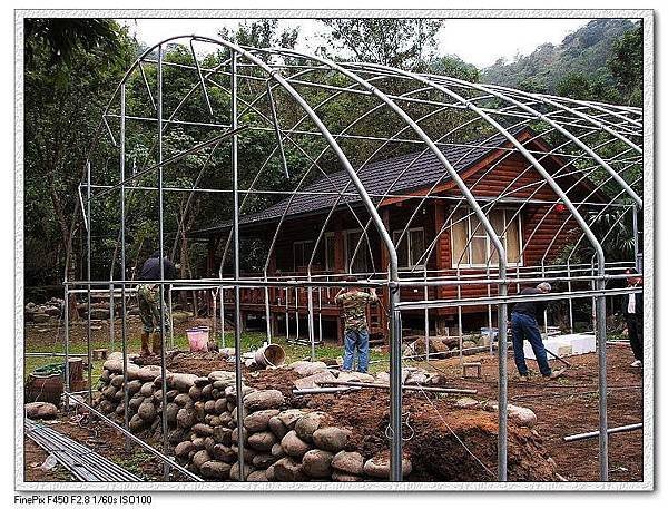 無患居搭建簡易溫網室 02.jpg