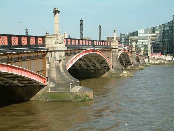 Lambeth Bridge