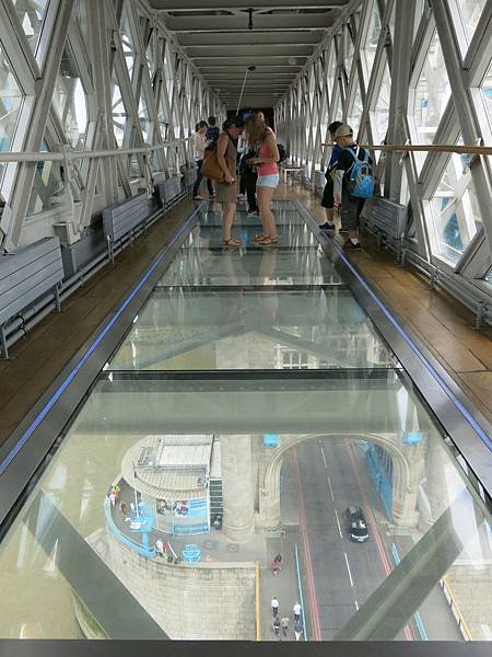 倫敦塔橋玻璃地板 Tower Bridge Glass Floor