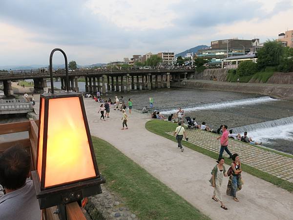 0-鴨川朓河餐桌-02