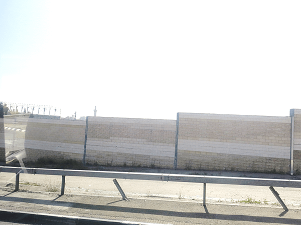 10-the wall between Jerusalem and the West Bank 以色列、巴勒斯坦之家的萬里長城-成寒