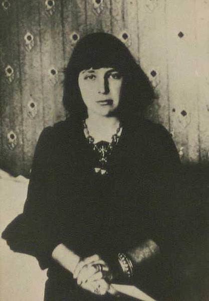 0-Marina_Tsvetaeva_1914.jpg