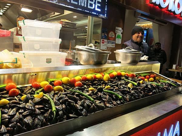 02-stuffed mussel with aromatic rice-Istanbul-成寒.JPG