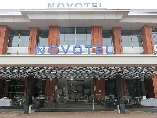 01-Novotel, London.JPG