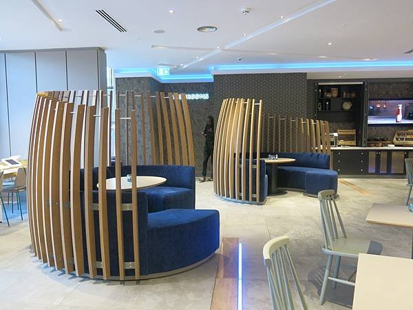 25-Novotel, London.JPG