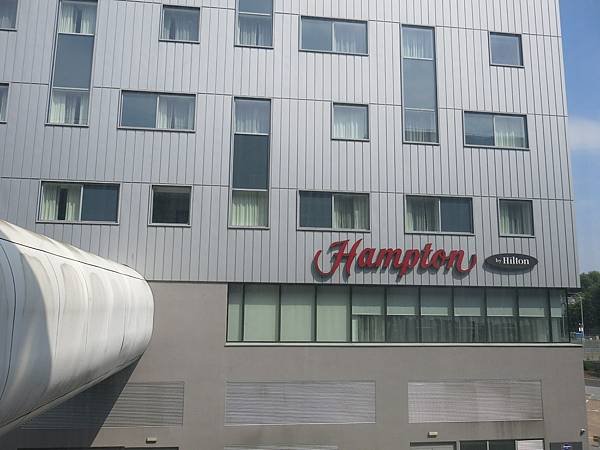 01-Airport Hotel-Hampton by Hilton, London 倫敦-機場飯店.JPG