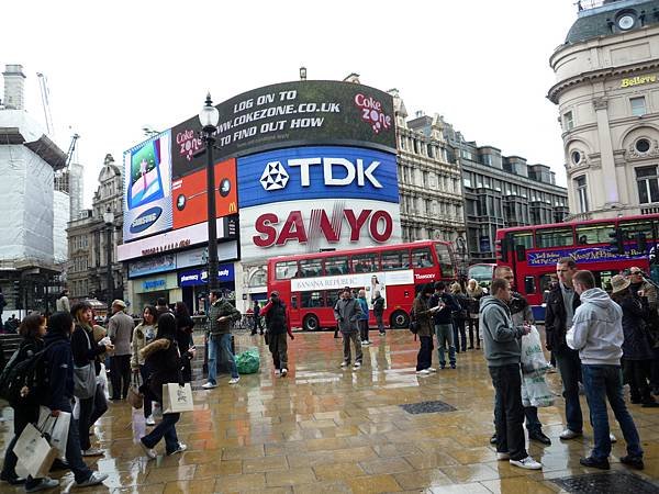 05-Piccadilly Circus-London-成寒.JPG