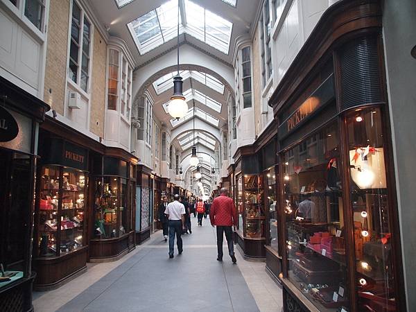 02-Burlington Arcade 伯靈頓拱廊商場, London_成寒.JPG