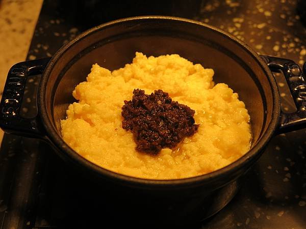 03-scramble eggs with black truffle 黑松露炒蛋-Saudi Arabia 沙烏地阿拉伯-成寒.JPG