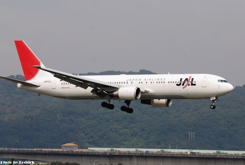 JAL B767-346ER(JA613J)@RCSS_1(2)_20110222.jpg