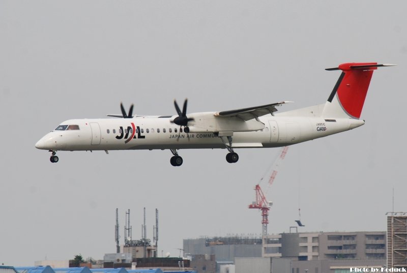 JAC DHC-8-402Q Dash 8(JA851C)@Skypark_1(2)_20110516.jpg