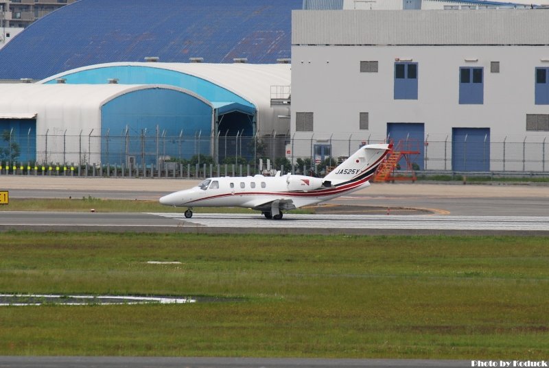 Private Cessna 525 CitationJet 1(JA525Y)@Skypark_1(2)_20110516.jpg