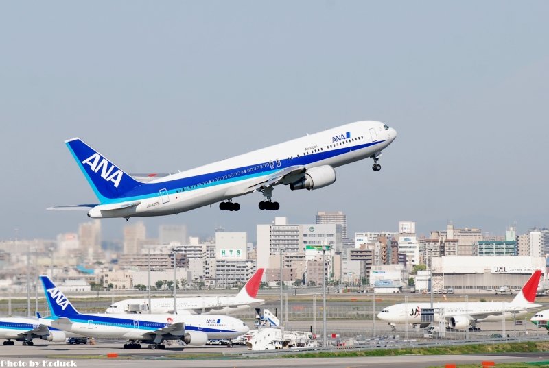 ANA B767-381ER(JA607A)@Haneda_2(2)_20110515.jpg