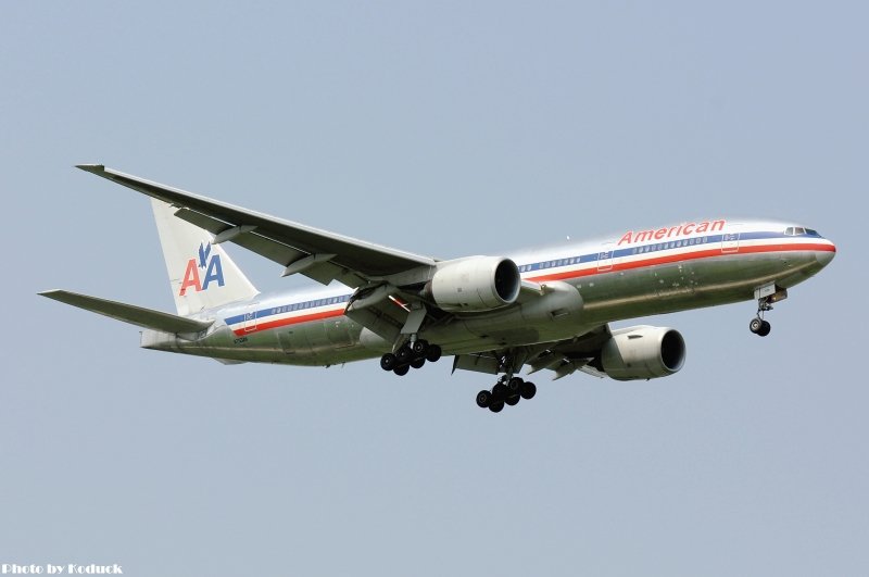 American Airlines B777-223ER(N753AN)@PVG_1(2)_20110722.jpg