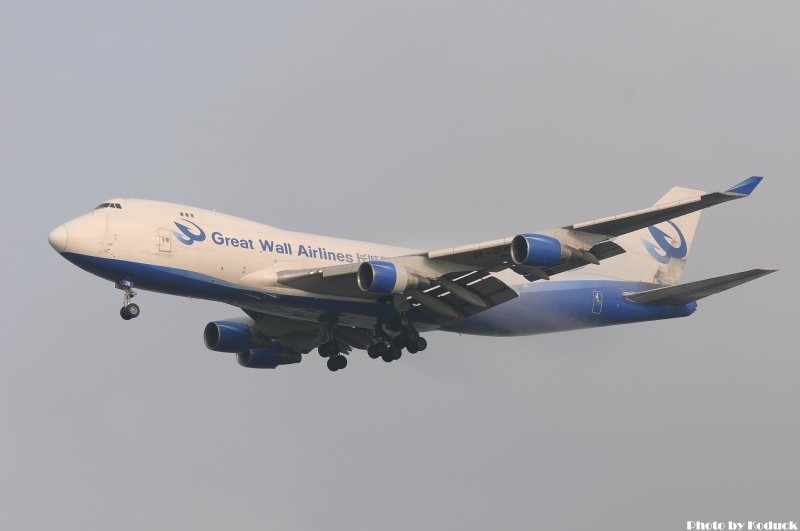 Great Wall Airlines B747-412F(B-2428)@PVG_1(2)_20110722.jpg