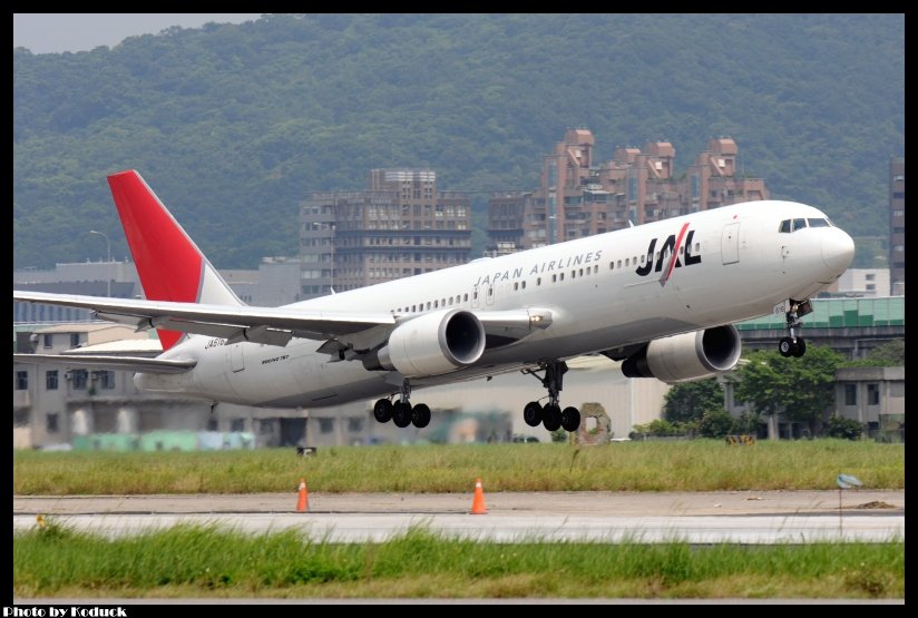 JAL B767-346ER(JA616J)@RCSS_1(2)_20110813.jpg
