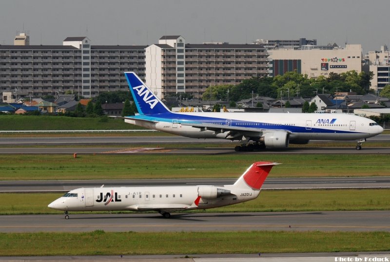 Itami Airport_15(2)_20110516.jpg