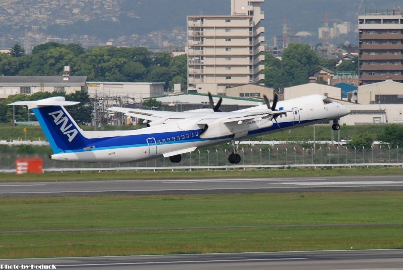 ANA DHC-8-402Q Dash8(JA850A)@Itami_1(2)_20110516.jpg