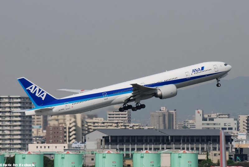 ANA B777-381ER(JA780A)@Itami_1(2)_20110516.jpg