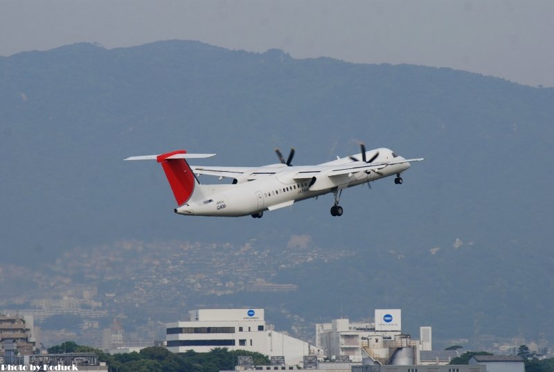 JAL DHC-8-402Q Dash 8(JA851C)@Itami_1(2)_20110516.jpg